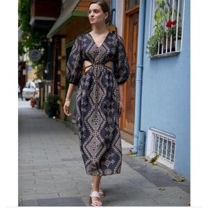 Zara Black and Cream Patterned Midi Dress